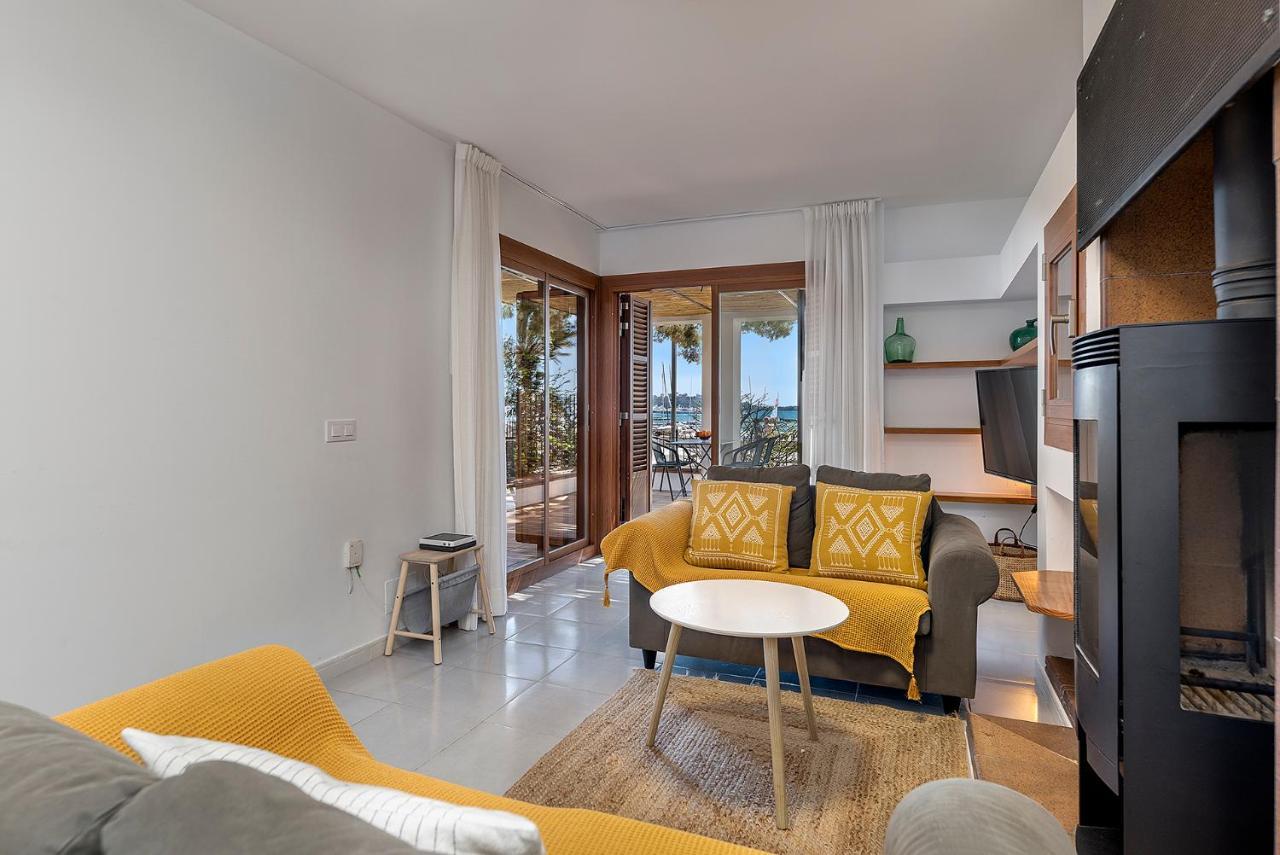La Gola Apartment, First-line Beachfront, Newly Refurbished * Port de Pollença