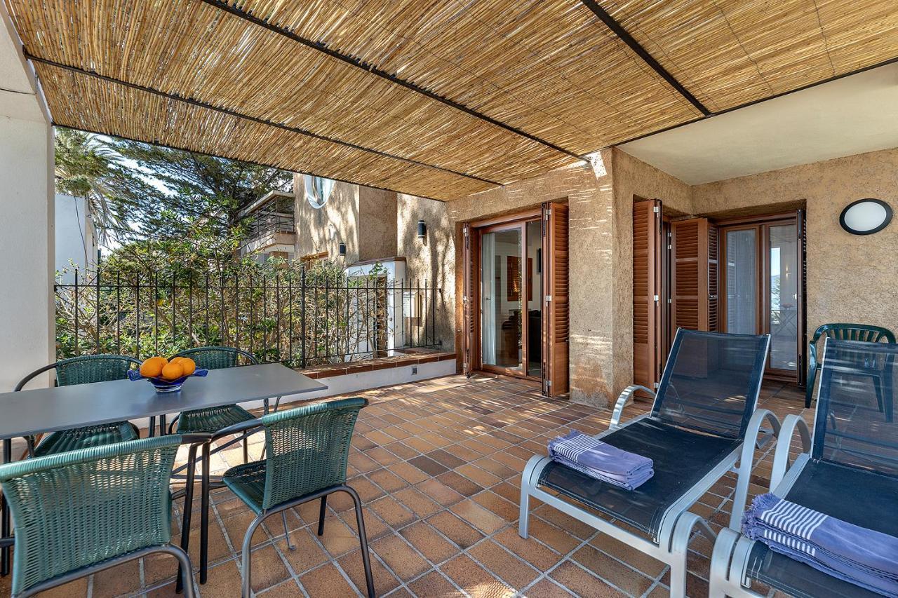 Appartement La Gola Apartment, First-line Beachfront, Newly Refurbished