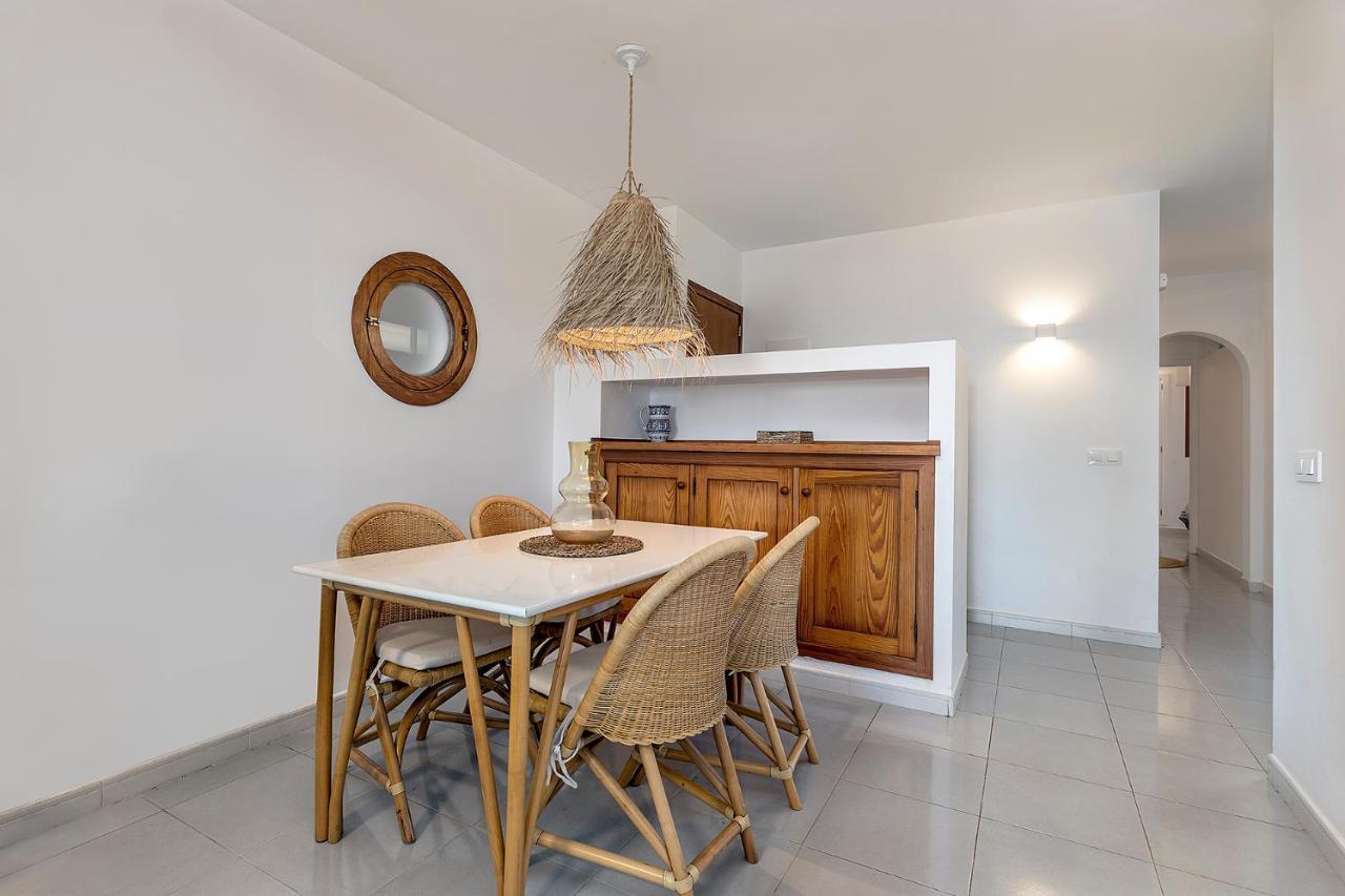 La Gola Apartment, First-line Beachfront, Newly Refurbished Appartement
