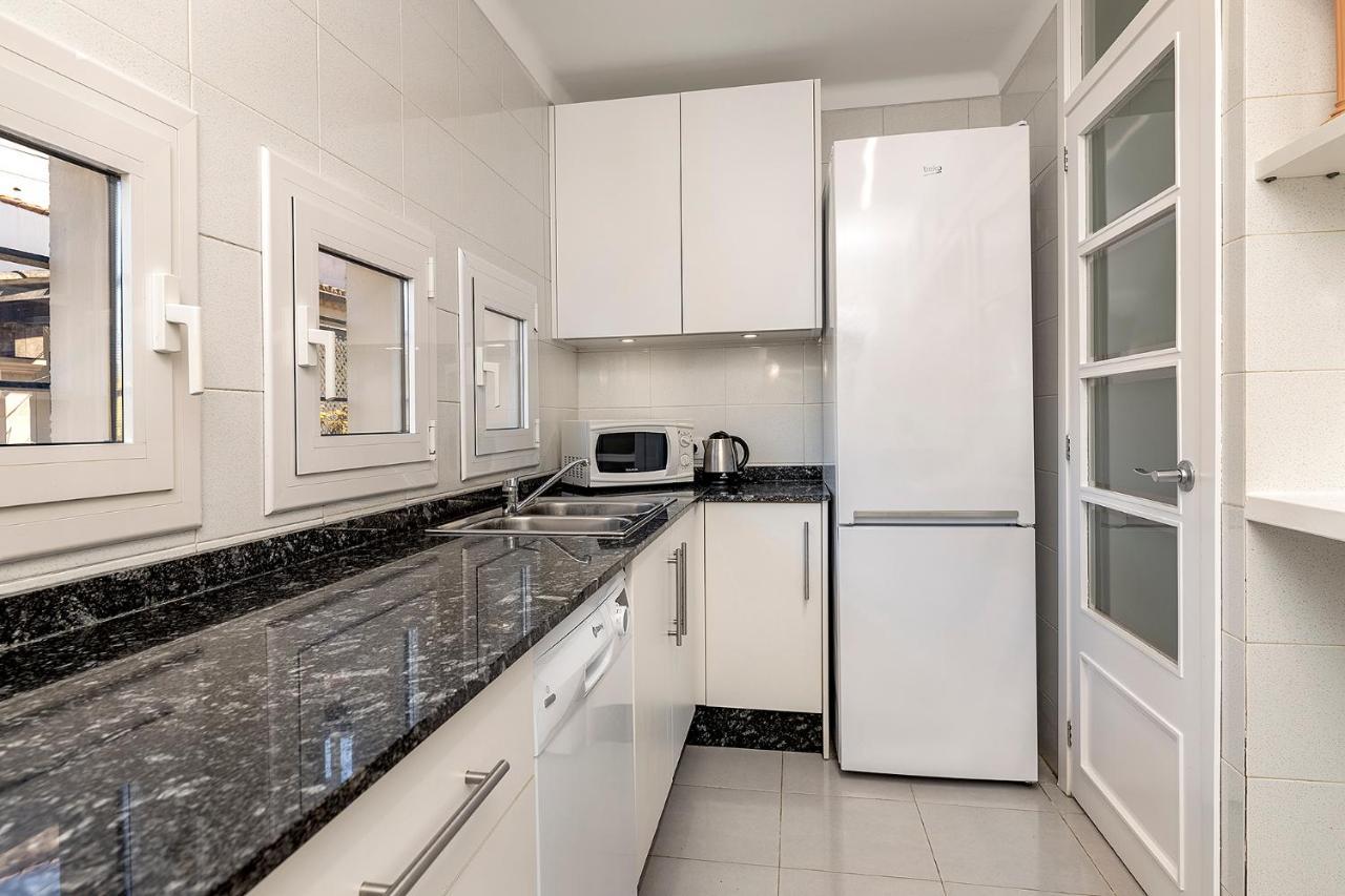 Appartement La Gola Apartment, First-line Beachfront, Newly Refurbished *
