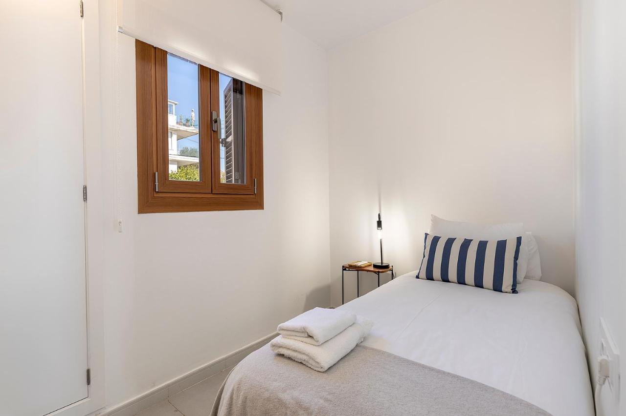 Appartement La Gola Apartment, First-line Beachfront, Newly Refurbished *