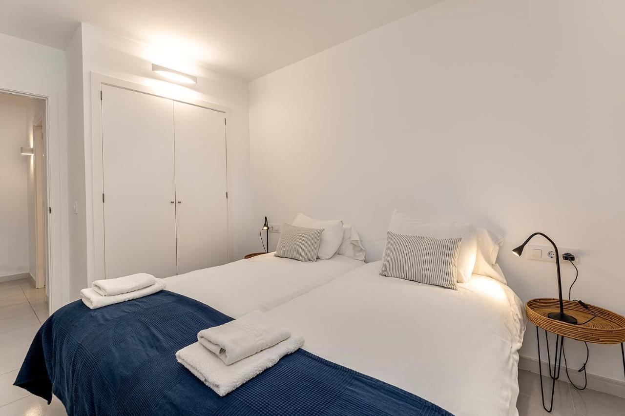 La Gola Apartment, First-line Beachfront, Newly Refurbished